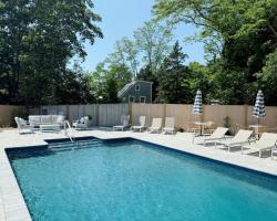 The Seagrove Suites & Guest Rooms