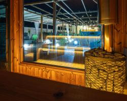 Old Tree Home & Restaurant