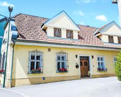 Apartment Alte Post-2 by Interhome