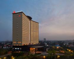 Kochi Marriott Hotel, LuLu International Shopping Mall