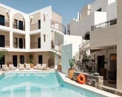 Nami Hotel & Suites