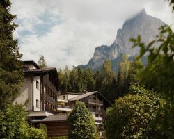 Waldrast - Forestside Living