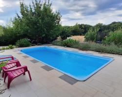 Apartman Pula s bazenom i parkingom