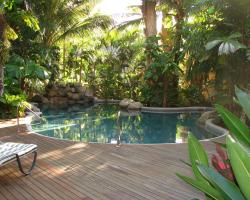 Palm Cove Tropic Apartments
