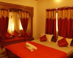 Dylan Cafe & Guest House