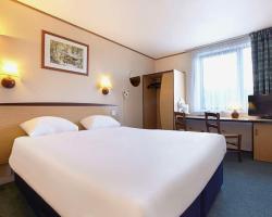 The Beacon Hotel, Cardiff, Part of the AG Collection