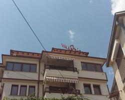 Villa Mia Suites