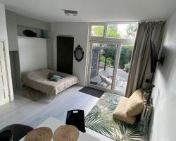 Canal Garden Apartment StayWell Amsterdam