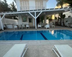 Riverland Turtle Beach Villa-1min walk to beach