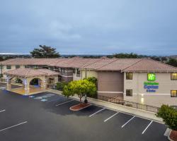 Holiday Inn Express Hotel & Suites Marina by IHG