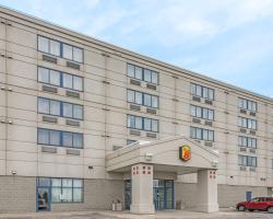 Super 8 by Wyndham Mississauga
