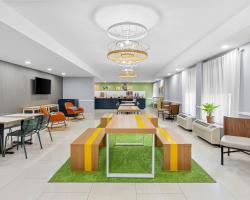 Spark by Hilton Des Plaines Chicago O'Hare