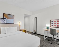 Spark by Hilton Des Plaines Chicago O'Hare