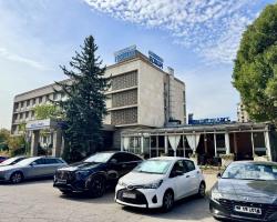 Hotel Forum - Free Parking for cars