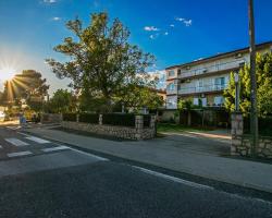 Diana Rooms and Apartments