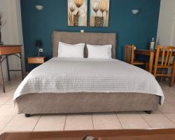 Zisis Garden Studios