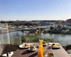 فندق ريبيرا دي تريانا