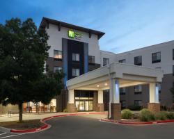 Holiday Inn Express & Suites Albuquerque Historic Old Town by IHG