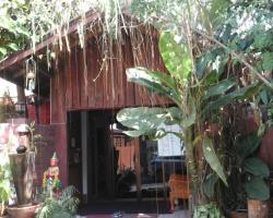 Baan Puangmalai Lady Guesthouse