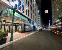 Wyndham Garden Baronne Plaza