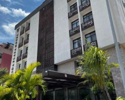 Vida Plaza Hotel