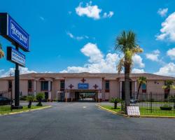 Relax Inn & Suites