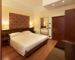 Lancaster Hotel