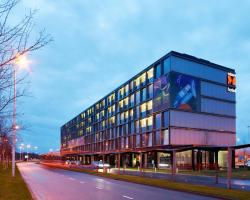 citizenM Schiphol Airport