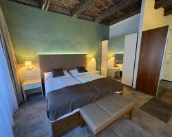 The Golden Wheel Hotel