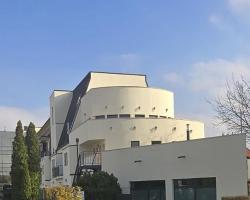 Holiday Beach Budapest Hotel