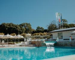 Green Garden Village con piscina, spiaggia riservata e parcheggio
