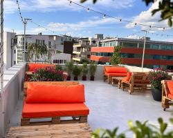 Graffiti Hotel Rooftop - Central Location