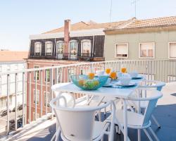 JOIVY Joyful 2BR Apt with terrace nearby São Bento Palace