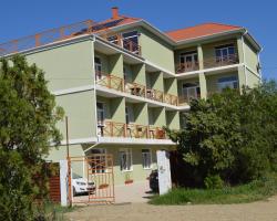 Отель Iskander 