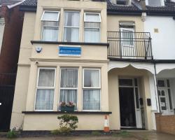 Southend Inn Hotel - Close to Beach, Train Station & Southend Airport