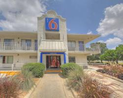 Motel 6 San Antonio, Tx Six Flags Fiesta TX - La Cantera Area