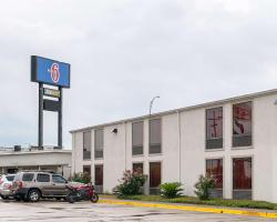 Motel 6-New Orleans, LA - Near Downtown