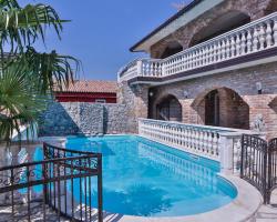 Casa Oasa Boutique rooms Gourmet Pizza Pool near Koper