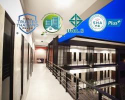 โรงแรม บี-โคซี่