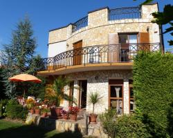 Toscanaapartmanbalatonhu family frend