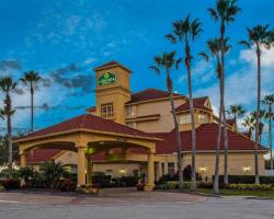 La Quinta by Wyndham Orlando Airport - On Property Food Trucks & Free Airport Shuttle!