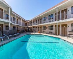 Rodeway Inn Magic Mountain Area