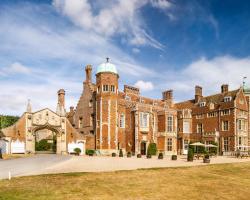 マディングリー ホール