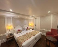 Hotel Bright