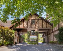 Peppers The Hills Lodge