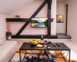 He-Ra Apartments with Free Parking
