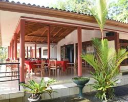 Mount Crest Inn Deniyaya