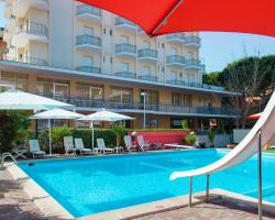 Nautilus Hotel Family