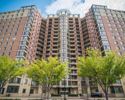 1401 Joyce On Pentagon Row