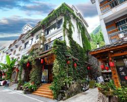Destination Youth Hostel-Walk 5 minutes to east entrance of national park,Coffee,Book tickets,Laundry service,Experienced tour guide service
